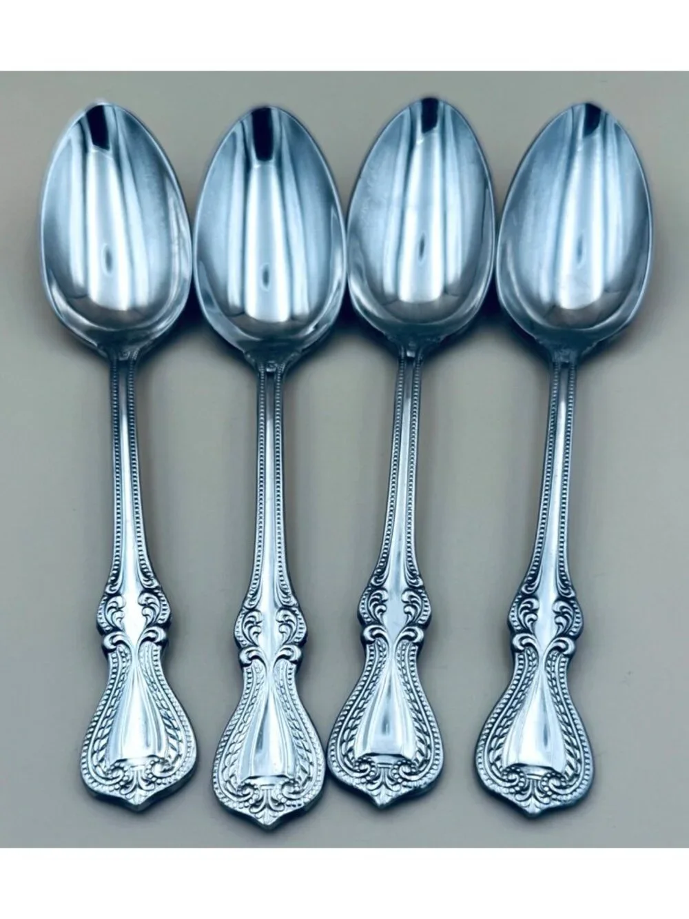 Set Of 4 Towle OLD COLONIAL 18/10 Stainless Place Oval Soup Spoons